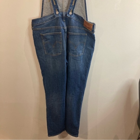 LEVI’S Sz L Fitted High Rise Jean Overalls Adjustable Straps Distressed Knees - Picture 10 of 16